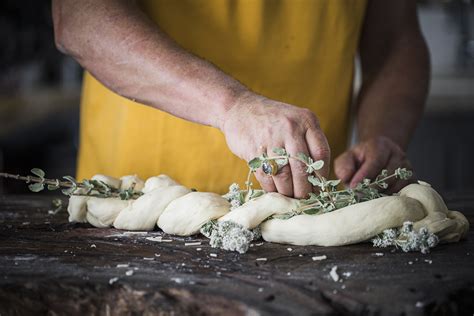 How to Make Delicious Challah Bread - A Comprehensive Guide | YesChef