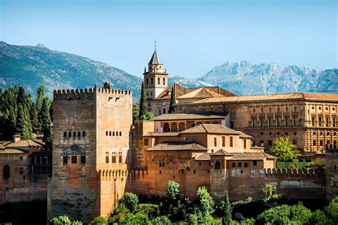 A Brief History of the Alhambra Palace | Clio Muse Tours