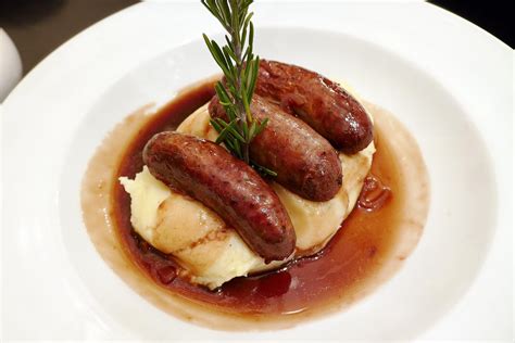 Bangers and Mash in 2020 | Irish recipes, Irish recipes traditional, St ...