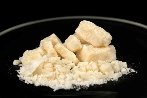 What Are the Differences Between Crack and Cocaine? | Zinnia Health