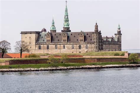 Kronborg Castle, Helsingør, Denmark (with Map & Photos)