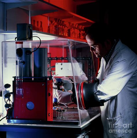 Cancer Drug Research Photograph by Colin Cuthbert/science Photo Library ...