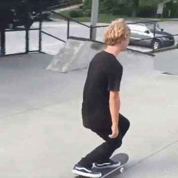 Skateboard-fail GIFs - Get the best GIF on GIPHY