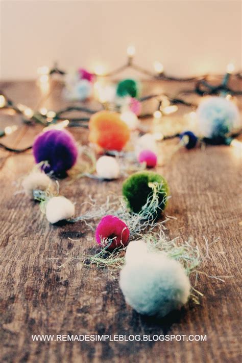 ReMadeSimple: A Colorful DIY Holiday Garland