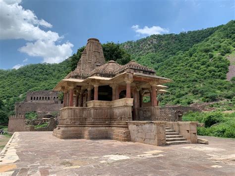 The Haunted Bhangarh Fort