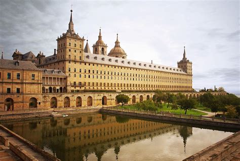 Escorial Monastery and Valley of the Fallen - MADRID PRIVATE TOUR