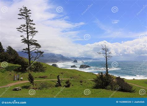 Ecola State Park on the Pacific Coast at Cannon Beach, Oregon Stock ...