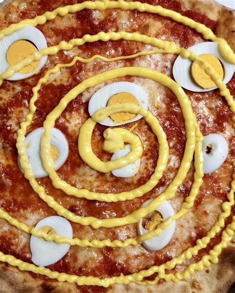 Pizza Rossini: storia di un piatto rinnegato oggi icona di Pesaro