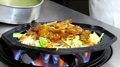 Amazing Teppanyaki Cooking Skills | Japanese Style of Cuisine - YouTube