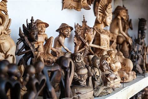 Ubud Wood Carving - Mas Village Bali