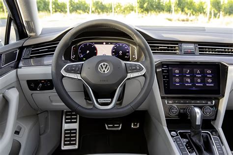 Volkswagen Passat Alltrack Interior, Sat Nav, Dashboard | What Car?