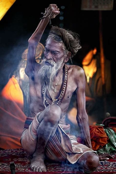 Meet Amar Bharati: The Sadhu Who Held His Hand Raised For 4 Decades ...