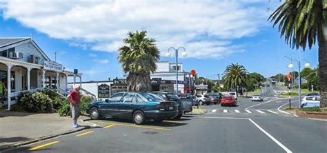 The Whangaparaoa Peninsula and Gulf Harbour (New Zealand) – Two At Sea