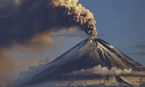 This Day in History | 1985 - Volcano kills thousands in Colombia ...