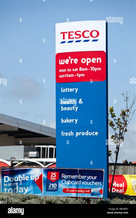 Tesco logo hi-res stock photography and images - Alamy