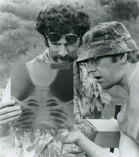 MASH, 1970, Robert Altman, Elliott Gould & Donald Sutherland | Donald ...