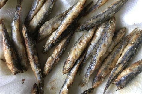 Pan-fried anchovy Pan-fried anchovy Title - wilfriedscooking