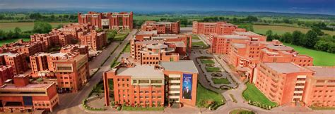 Amity University Noida, Uttar Pradesh - Courses, Entrance Exams ...