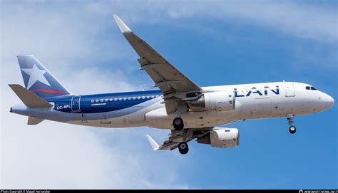 CC-BFL LATAM Airlines Chile Airbus A320-214(WL) Photo by Miguel ...