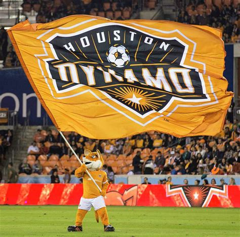 Dynamo dominate New York Red Bulls in preseason victory