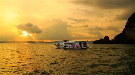 Phang Nga Bay Sunset Dinner Cruise - James Bond island trip