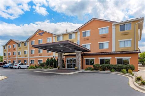 Comfort Inn Gurnee near Six Flags Gurnee, Illinois, US - Reservations.com