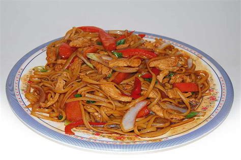 An Amazing Tallarin Saltado, 100% the Original Peruvian Recipe