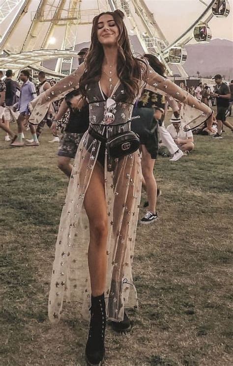 What to Wear for a Festival | HOWTOWEAR Fashion | Festival outfit ...