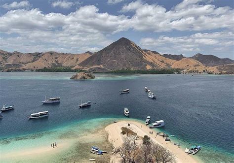 Kelor Island, Labuan Bajo - Komodo Speedboat