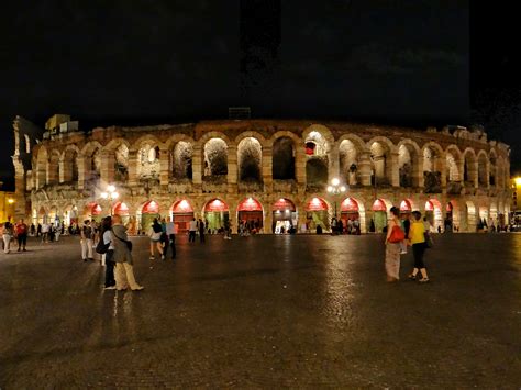 Wander around Verona at night - WORLD WANDERISTA