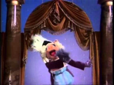 Muppets - Miss Piggy - Sing an opera - YouTube