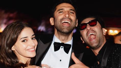 Aditya Roy Kapur holds gf Ananya Panday close as they pose with Ranbir ...