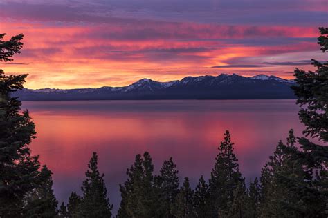 Fiery Sunrise in Lake Tahoe, California (2160x1440)[OC] : r/EarthPorn