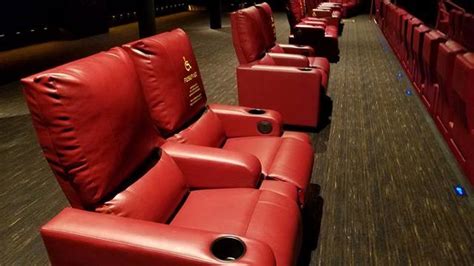 AMC Oak Tree 6 in Seattle, WA - Cinema Treasures