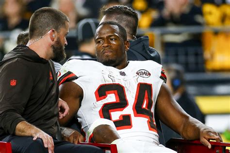 NFL Fans Praying For Nick Chubb After Leg Injury - The Spun