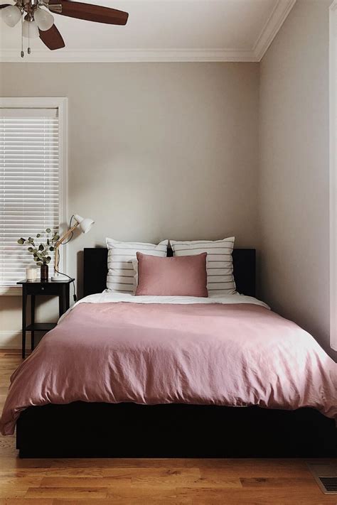 25+ Minimalist Bedroom Decor Ideas | Bedroom decor, Apartment bedroom ...