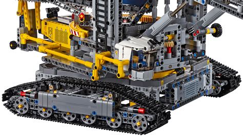 LEGO's Largest Technic Set Can Dig A Moat Around Your Home | Gizmodo ...