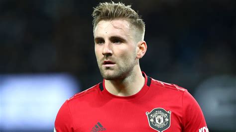 Luke Shaw issues rallying call for Manchester United players to impress ...