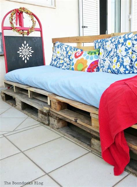 Pallet Sofa Diy Tutorial | www.cintronbeveragegroup.com