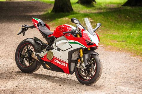 DUCATI V4 SPECIALE (2018-on) Review | Specs & Prices | MCN