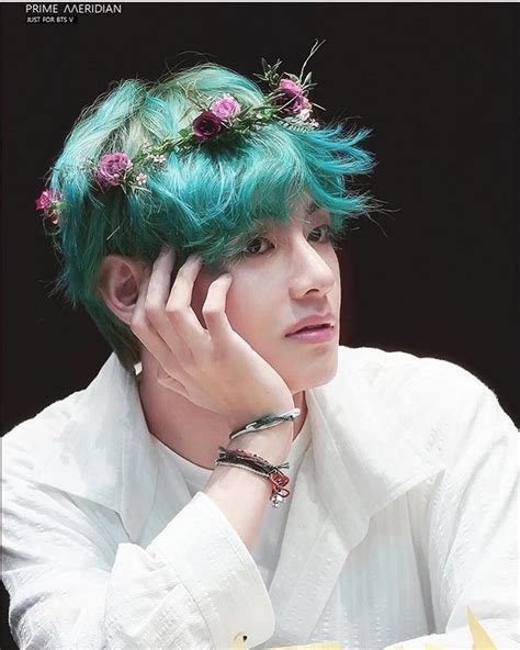 V is so adorable and also this green hair is amazing he looks ethereal ...