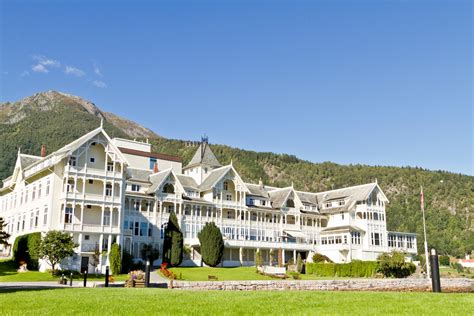 Kviknes Hotel in Balestrand - Historic Hotels in Norway