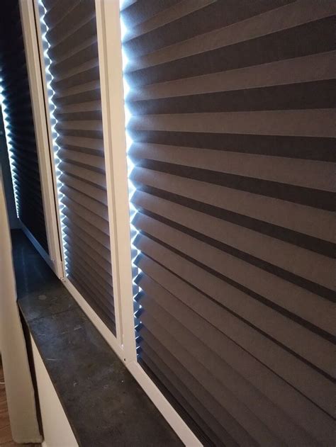 Rental-friendly, no-drill, built-in magnetic blinds (No sag IKEA ...