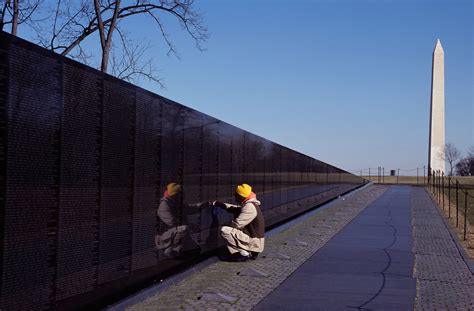 This 21-Year-Old College Student Designed the Vietnam Veterans Memorial ...