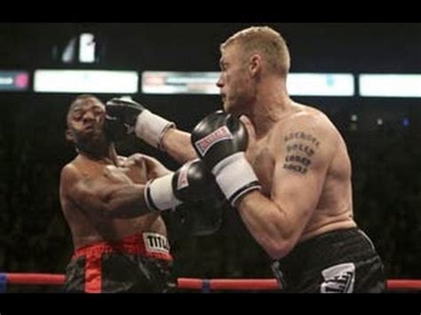 Former cricketer Andrew Flintoff begins his boxing career with a ...