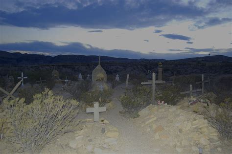 Old cemetery, Terlingua Ghost Town, Texas [2000×1330] : r/CemeteryPorn