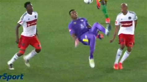 Video highlights: South African Goalkeeper scores with ridiculous ...