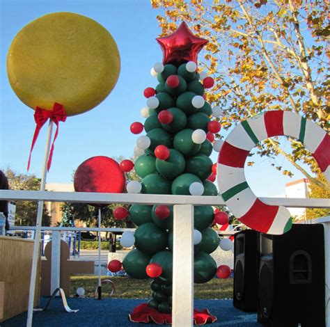 Unique Ideas For Christmas Parade Floats / Parade Float Ideas Family ...