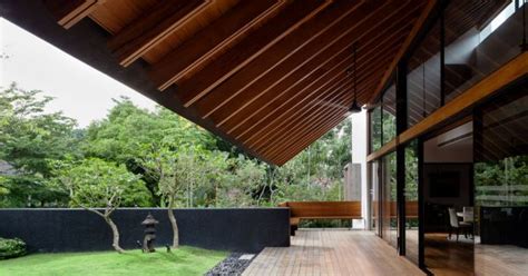 How To Design A House With Big Eaves