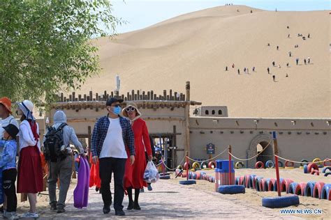 China sees boom in desert tourism early May - Xinhua | English.news.cn